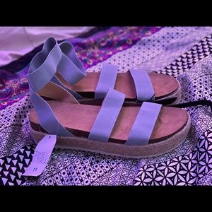 Time and Tru women’s Flatform Sandals